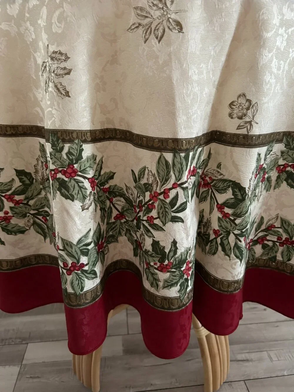 Fashion Industries Christmas Tablecloth 70